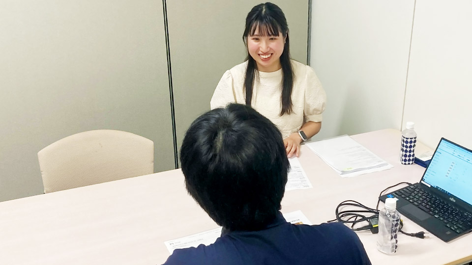 インタビューの様子
